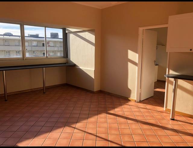 3 BEDROOM APARTMENT RENTED IN ZONNEBLOEM